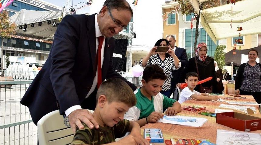 Mustafakemalpaşa&rsquo;da &Ccedil;ocuk Şenliği