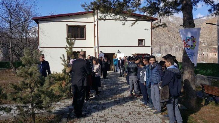 Sakin Şehir Uzundere Kitap Kafe Açıldı G4