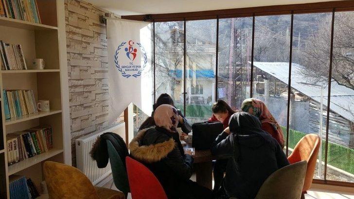 Sakin Şehir Uzundere Kitap Kafe Açıldı G5