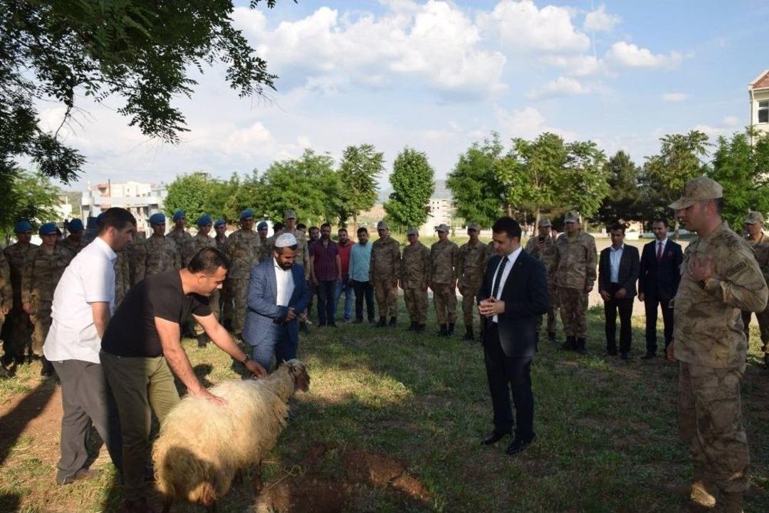 Kozluk&rsquo;ta G&uuml;venlik G&uuml;&ccedil;leri İ&ccedil;in Kurban Kesildi