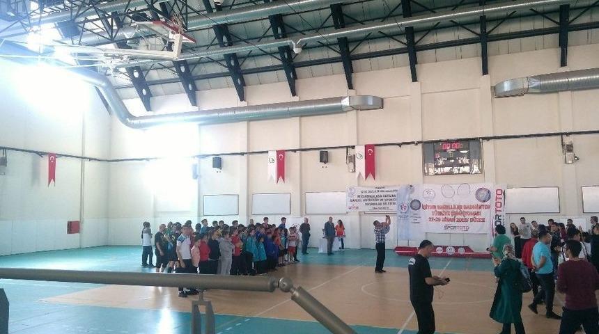 D&uuml;zce &Uuml;niversitesi T&uuml;rkiye Badminton Şampiyonası&rsquo;na Ev Sahipliği Yaptı