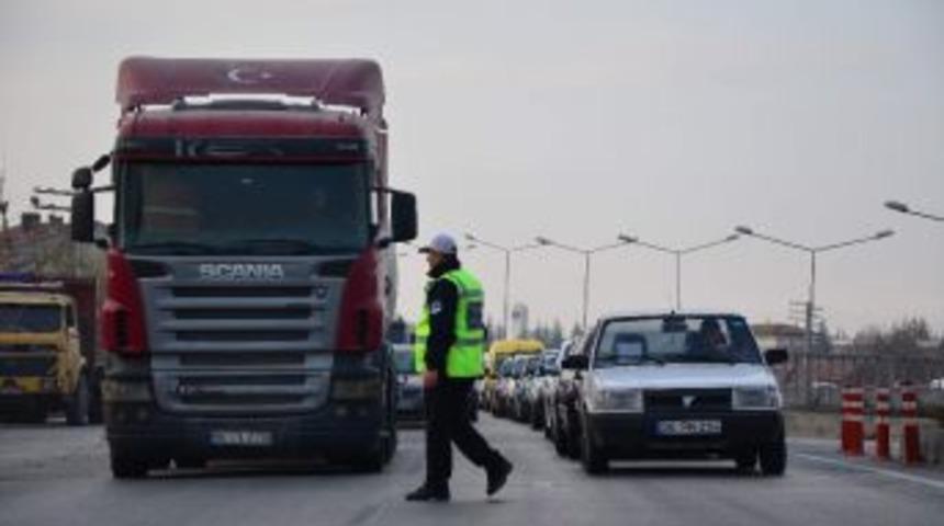 Eskişehir Trafiğinde 281 Bin 853 Adet Ara&ccedil; Var