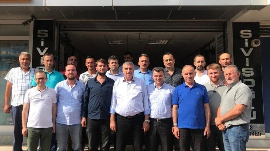 Başkan To&ccedil;oğlu&rsquo;ndan, Ak Parti Karasu İl&ccedil;e Teşkilatına Ziyaret