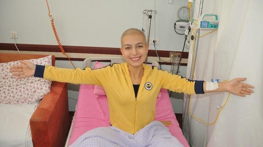 Aydınlı Afra Kansere Yenik D&uuml;şt&uuml;