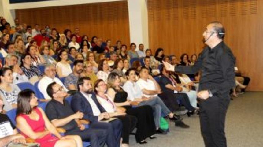 Beyaz Kule Okulları&rsquo;nda &rsquo;ey &Ouml;zg&uuml;rl&uuml;k&rsquo; Konferansı