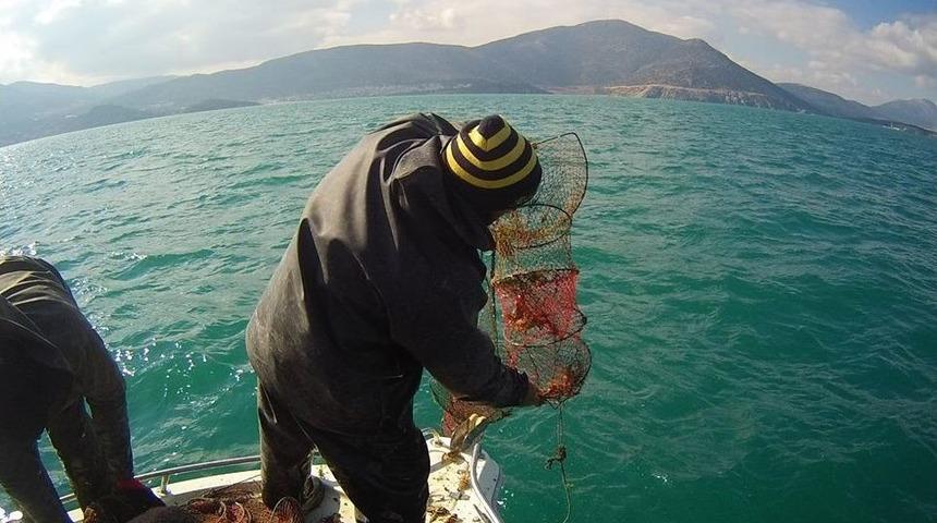 Eğirdir G&ouml;l&uuml;nde Ka&ccedil;ak Avcılıkla M&uuml;cadele
