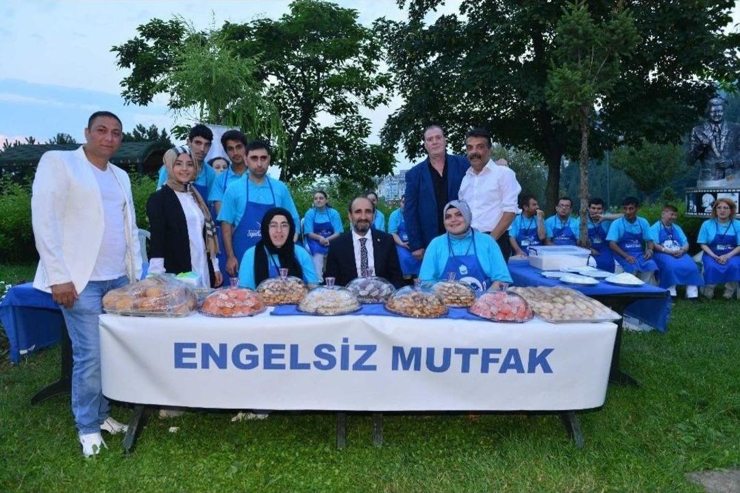 &lsquo;sevgi Akademisi&rsquo;nde Mezuniyet Sevinci