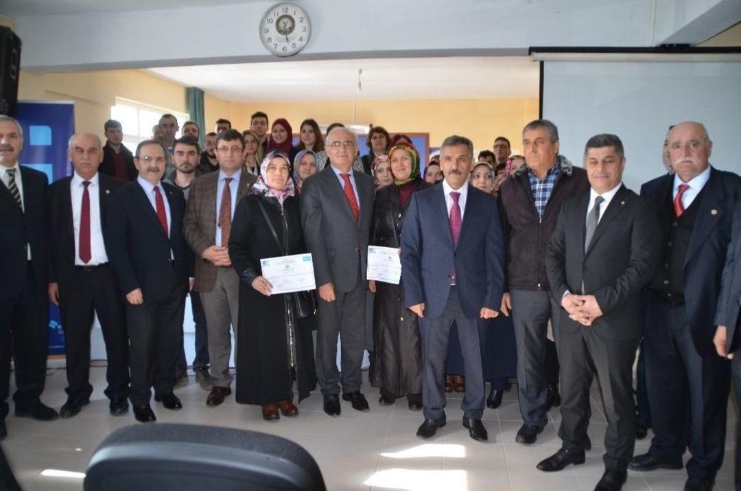 Girişimci Adayları Sertifikalarını Vali Ve Başkan&rsquo;dan Aldı