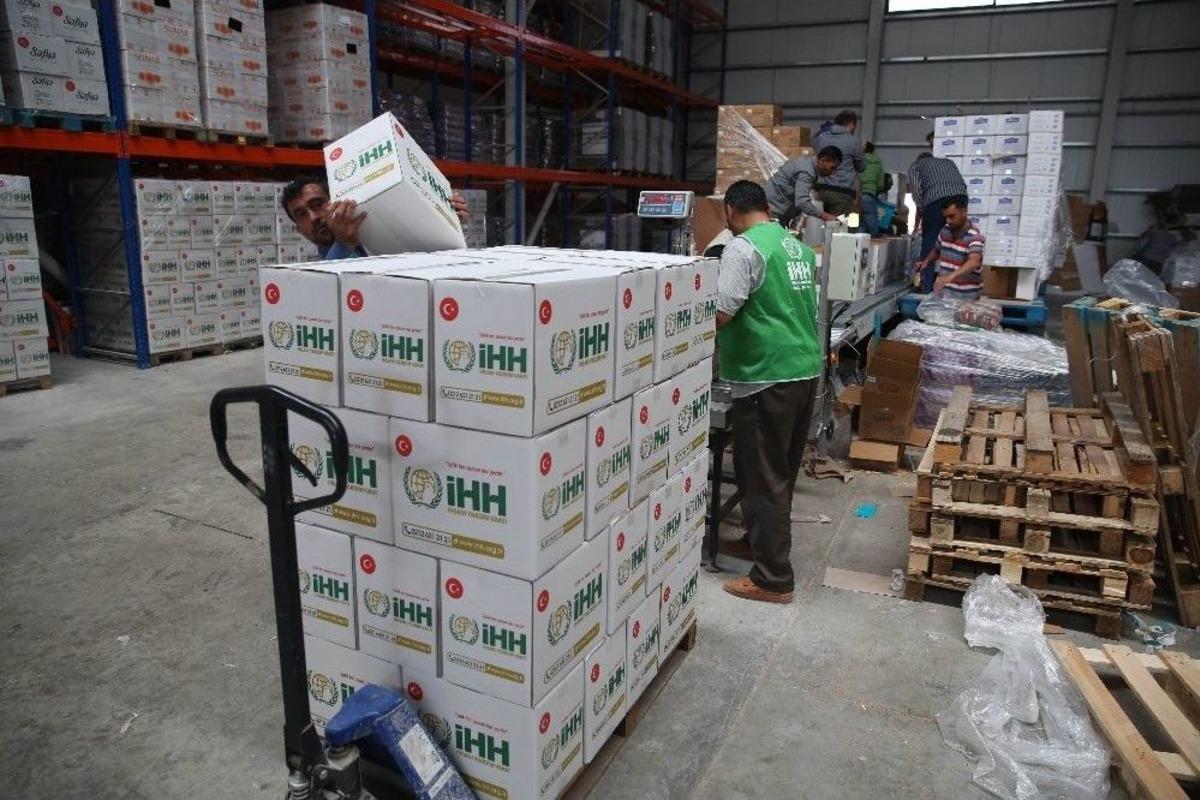 İhh&rsquo;nın Ramazan Tırları Yola &Ccedil;ıktı