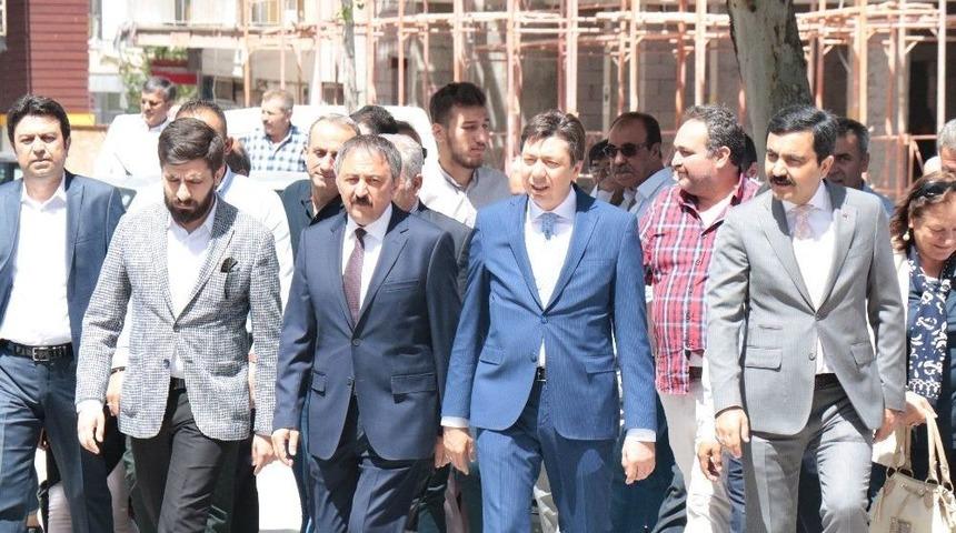 Kırşehir Milletvekilleri Kendirli Ve İlhan Mazbatasını Aldı