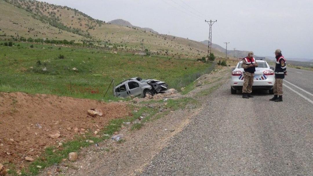 Gerc&uuml;ş&rsquo;te Otomobil Takla Attı: 1&rsquo;i Ağır, 3 Yaralı