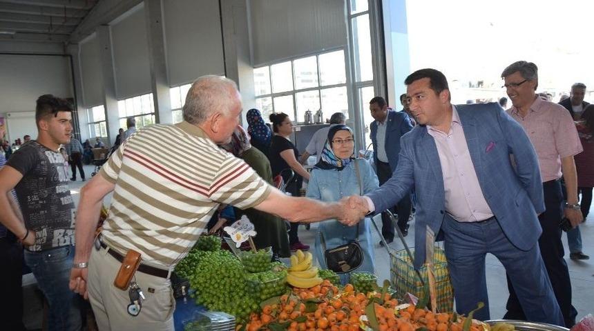 Boz&uuml;y&uuml;k Belediye Başkanı Fatih Bakıcı, Kapalı Pazarın Nabzını Tuttu