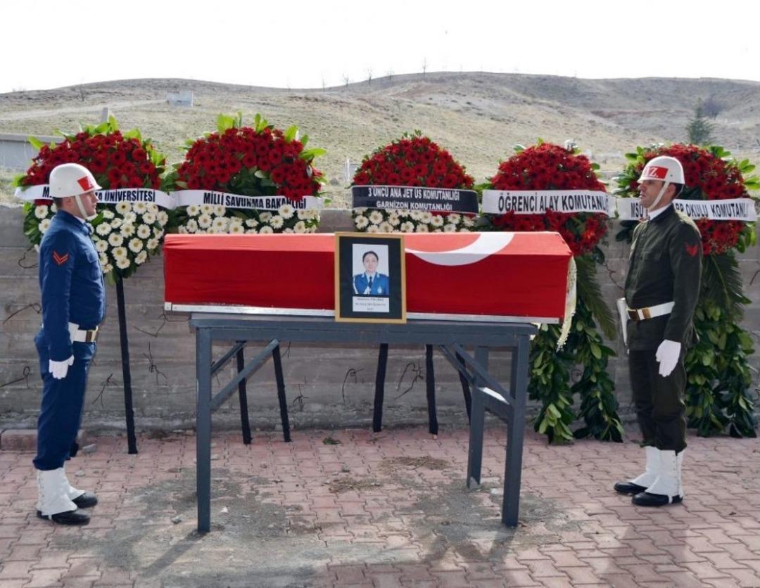 Hava Harp Okulu Son Sınıf &Ouml;ğrencisi Gen&ccedil; Kız L&ouml;semiye Yenik D&uuml;şt&uuml;