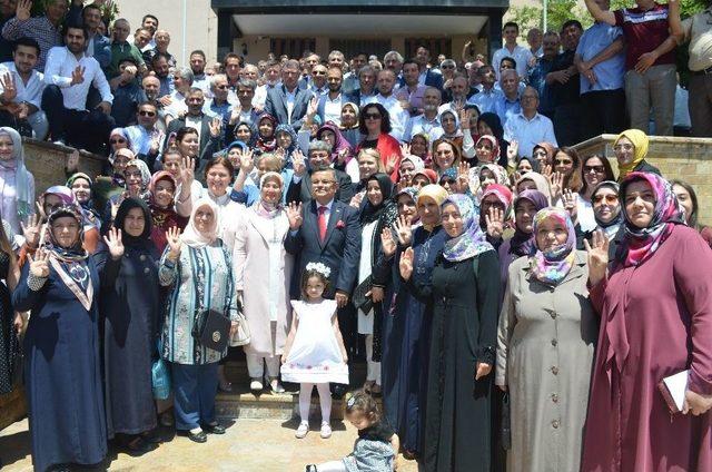 Miting Gibi Mazbata Töreni