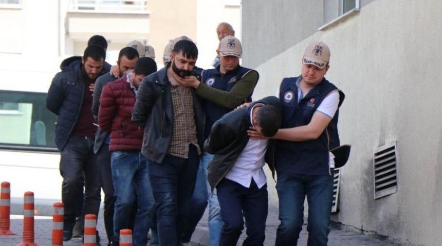 1 Mayıs &Ouml;ncesi G&ouml;zaltına Alınan 8 Kişiden 6&rsquo;sı Adliyeye &Ccedil;ıkarıldı