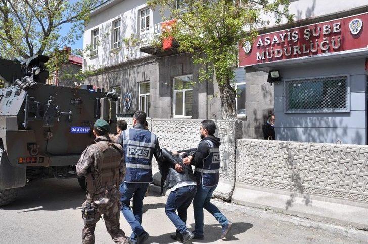 Kars’ta 1 Kişinin Hayatını Kaybettiği Olayın Zanlıları Adliyeye Sevk Edildi G1