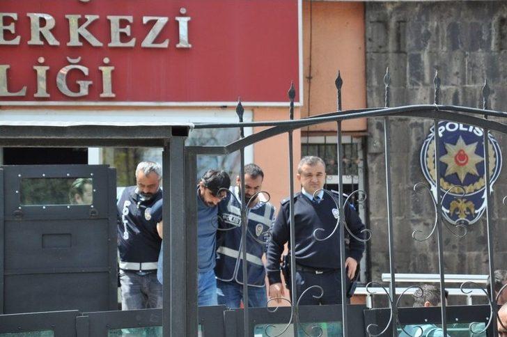 Kars’ta 1 Kişinin Hayatını Kaybettiği Olayın Zanlıları Adliyeye Sevk Edildi G2