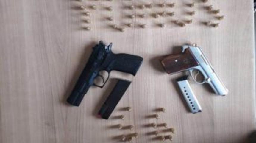 Yunus Ekipleri Ara&ccedil;ta Tabanca Ele Ge&ccedil;irdi