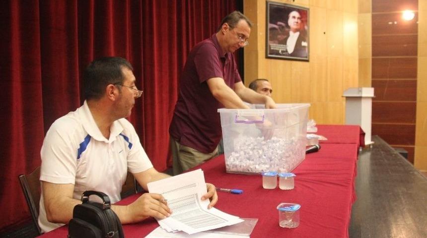 Belediyede &Ccedil;alışmak İ&ccedil;in Bin 600 Kişi Başvuru Yaptı