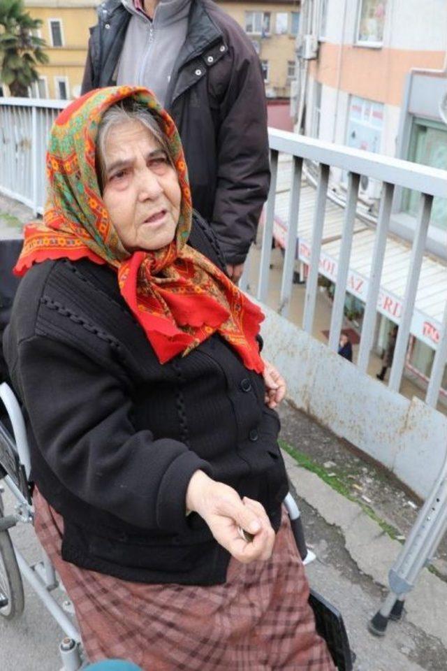 Engelli Kadın &lsquo;yardım Bahanesine 45 Liramı &Ccedil;aldılar&rsquo; Diye G&ouml;zyaşlarına Boğuldu 1