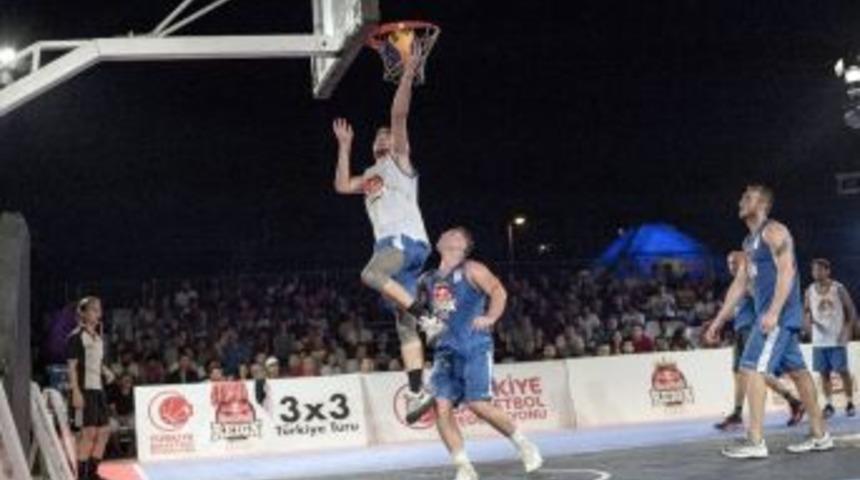 Basketbol Ş&ouml;lenine Dikili Ev Sahipliği Yapacak