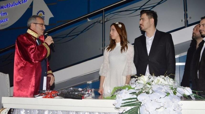 Başkan K&ouml;şker&rsquo;den Gen&ccedil; &Ccedil;iftlere 14 Şubat S&uuml;rprizi