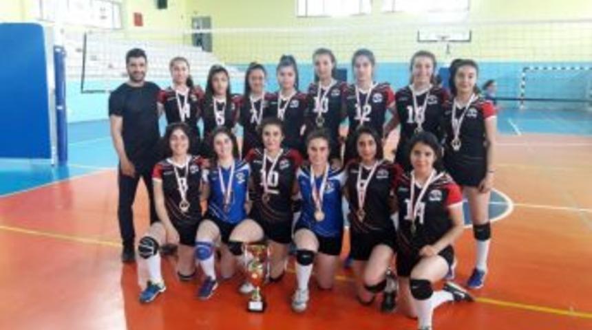 Gen&ccedil; Kızlar T&uuml;rkiye Şampiyonasında