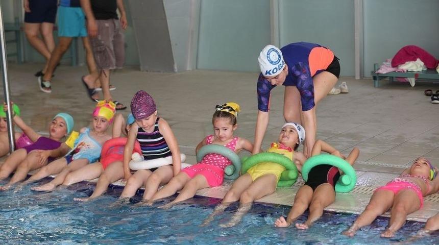 Adapazarı Belediyesi Yüzme Kursu Start Verdi