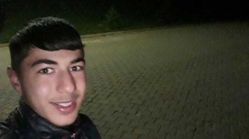 15 Yaşındaki Kayıp Oğlunu Arıyor