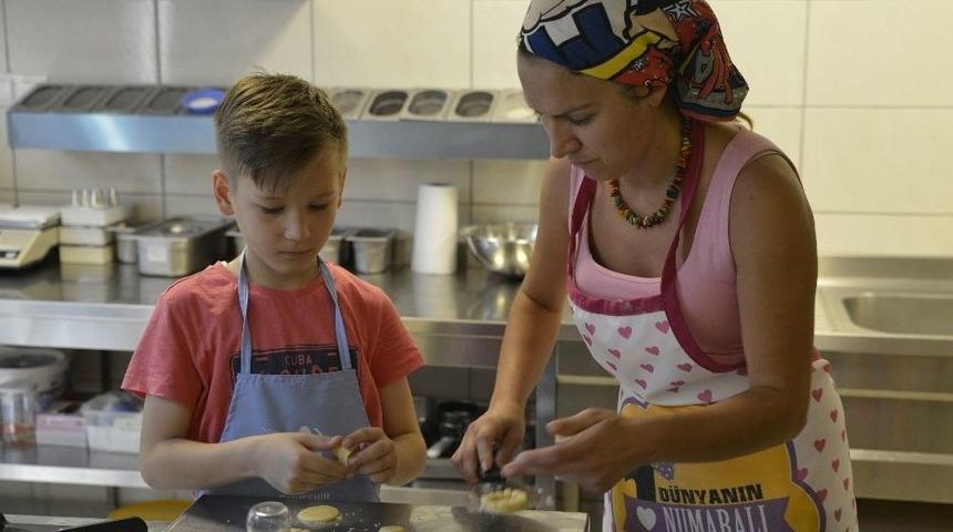 Minik Aş&ccedil;ılar Mutfakta