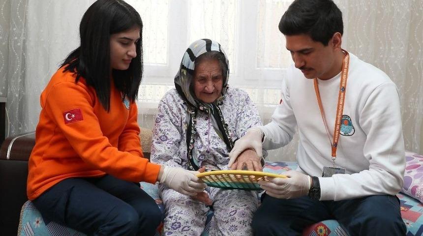 Evde Bakım Hizmeti Sayesinde Yürüdü