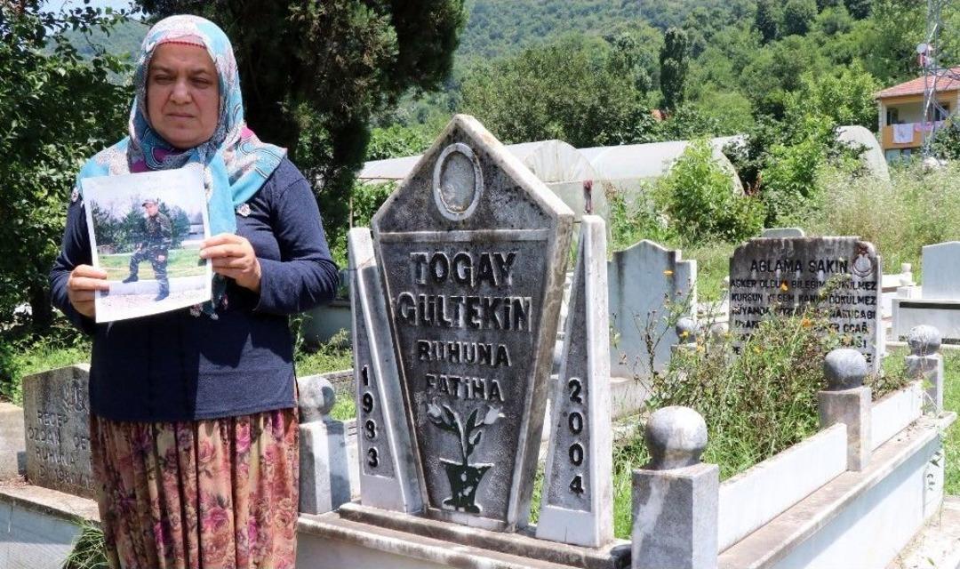 Oğullarına 14 Yıllık Şehitlik &Uuml;nvanı Verilmesini Bekliyor