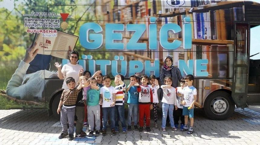 Gezici K&uuml;t&uuml;phane &Ouml;ğrencilerle Buluşuyor