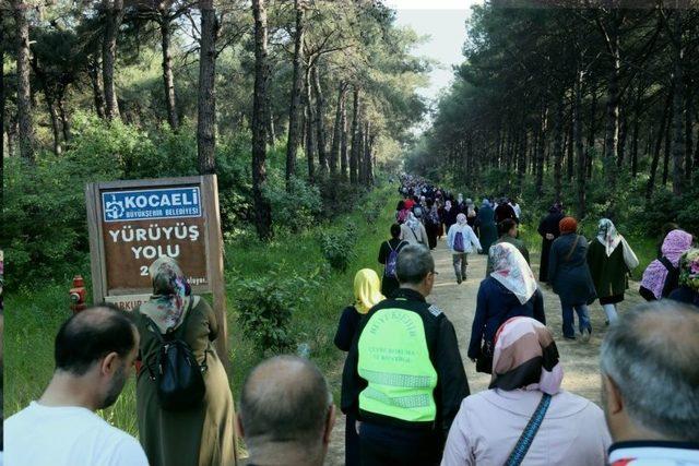 Kitap Fuarı İçin Yürüdüler