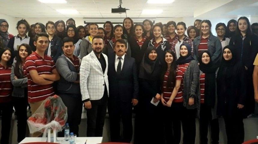 &Uuml;nl&uuml; Danışman Malatya&rsquo;da &Ouml;ğrencilerle Bir Araya Geldi