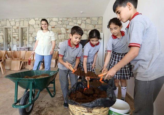 Bucalı Çocuklar Tarımı Öğreniyor