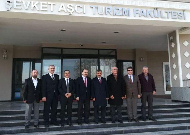 Vali Kaymak Ve Başkanı Yılmaz, Fakülte İnşaatını İnceledi 2