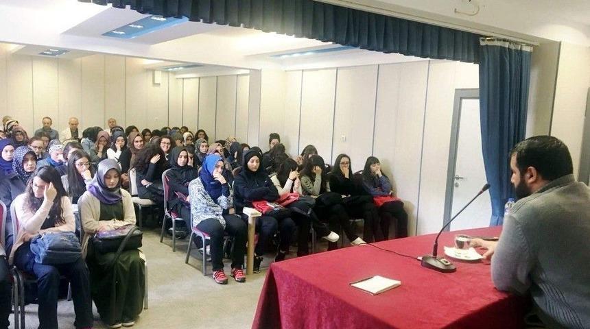 İyilikder&rsquo;den &lsquo;bağımlılık Sarmalında Gen&ccedil;liğin Geleceği&rsquo; Semineri