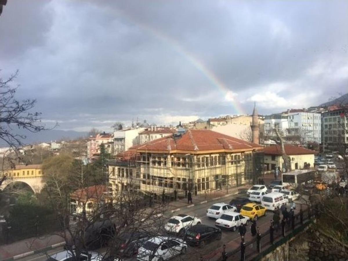 Sevgililere G&ouml;kkuşağı S&uuml;rprizi