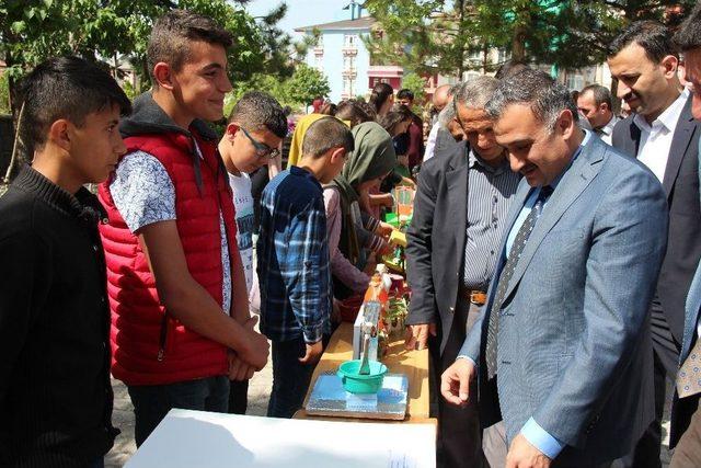 M. Akif Ersoy Ortaokulunda Bilim Şenliği Yapıldı