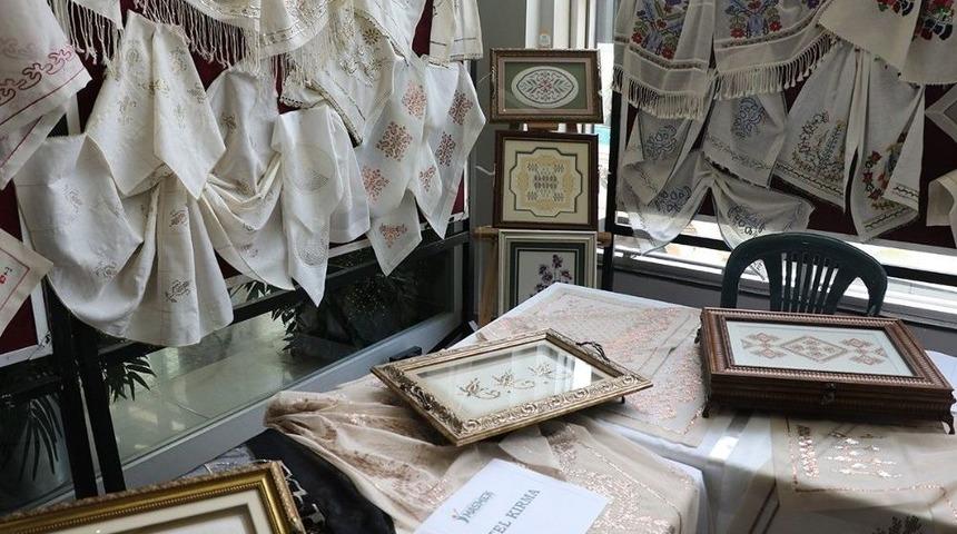 Manisa&rsquo;da Kursiyerler H&uuml;nerlerini Sergiledi