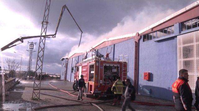 Uşak’ta Fabrika Yangını