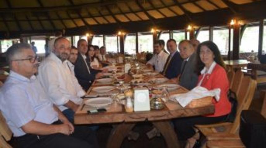 Vali B&uuml;y&uuml;kakın Basın Mensuplarıyla Bir Araya Geldi