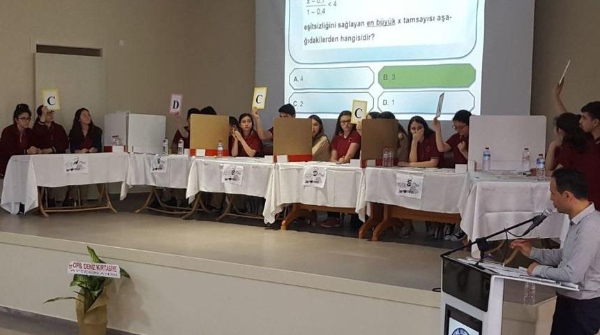 &Ouml;ğrenciler Bilgi Yarışmasında Birbirleriyle Yarıştı