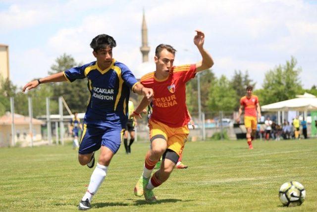 Kocasinan Liseler Arası Futbol Turnuvası Sona Erdi