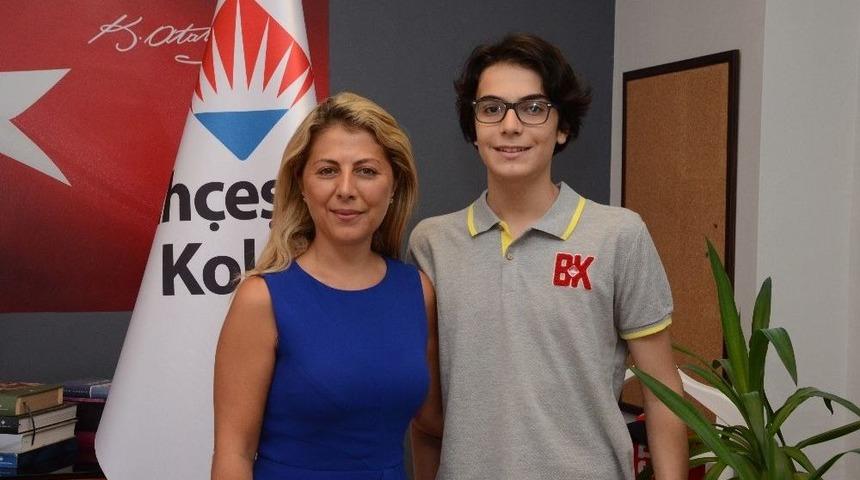 Bah&ccedil;eşehir Koleji Genel M&uuml;d&uuml;r&uuml; Dağ, Lgs Birincisini Tebrik Etti