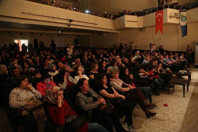 Halk Oyunları Atölyesi Çocuklarının Yıl Sonu Gösterisi