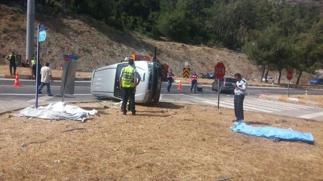 Antalya’da Trafik Kazası: 4 Ölü, 2 Yaralı (1)