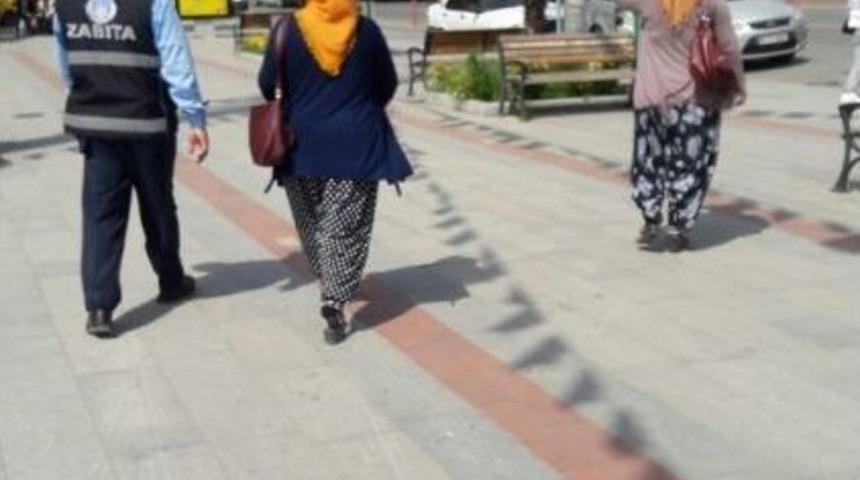 Zabıta Dilencilere G&ouml;z A&ccedil;tırmıyor