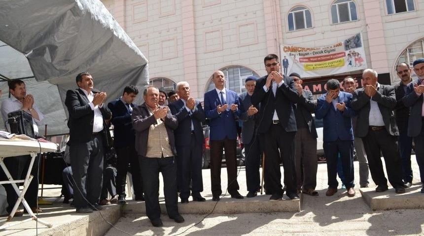 Şuhut&rsquo;ta Hisar İlim Ve K&uuml;lt&uuml;re Hizmet Derneği Tarafından Kermes A&ccedil;ıldı